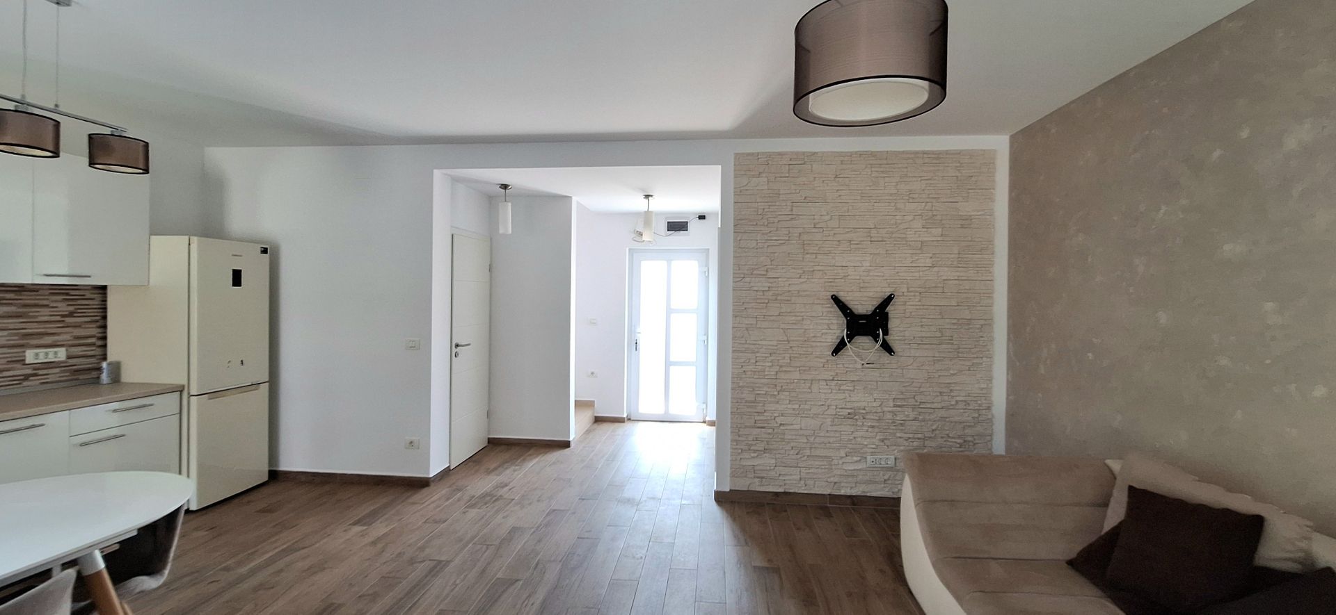 Locuinta insiruita cu 3 camere in Dumbravita - Poză 5