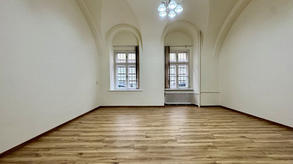 Birou renovat situat in Piata Unirii - Tribunal - Poză 2