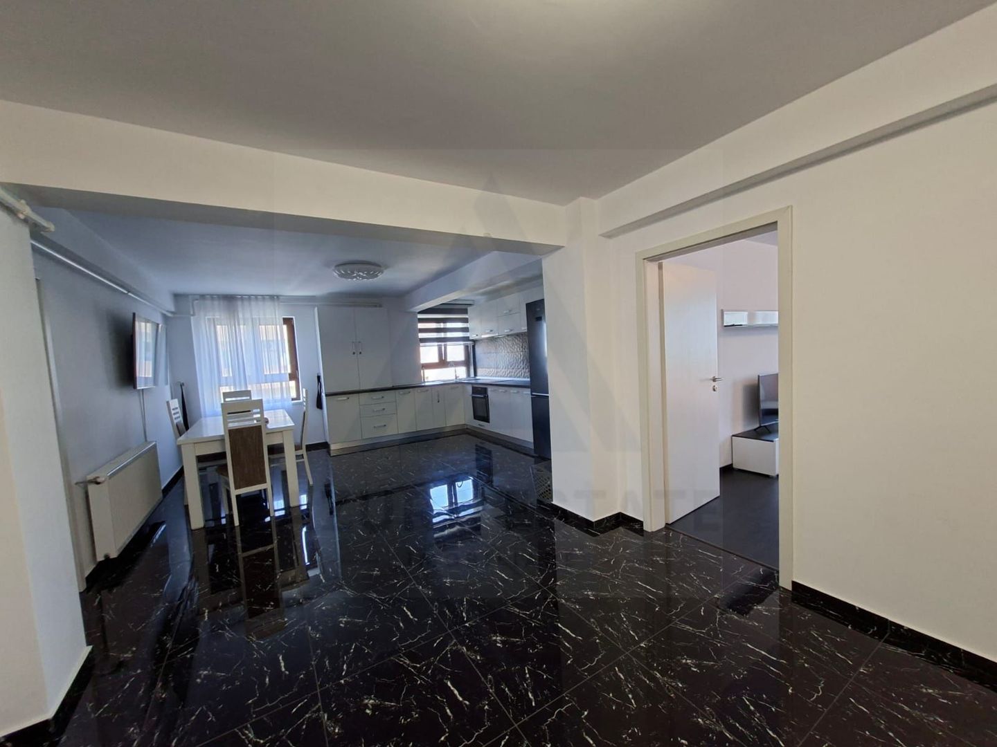 Penthouse modern 101 mp 2 bai terase 40 mp si 2 parcari pe Dna Stanca - Poză 2