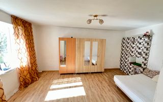 Casa în centrul or.Ialoveni - Poză 6