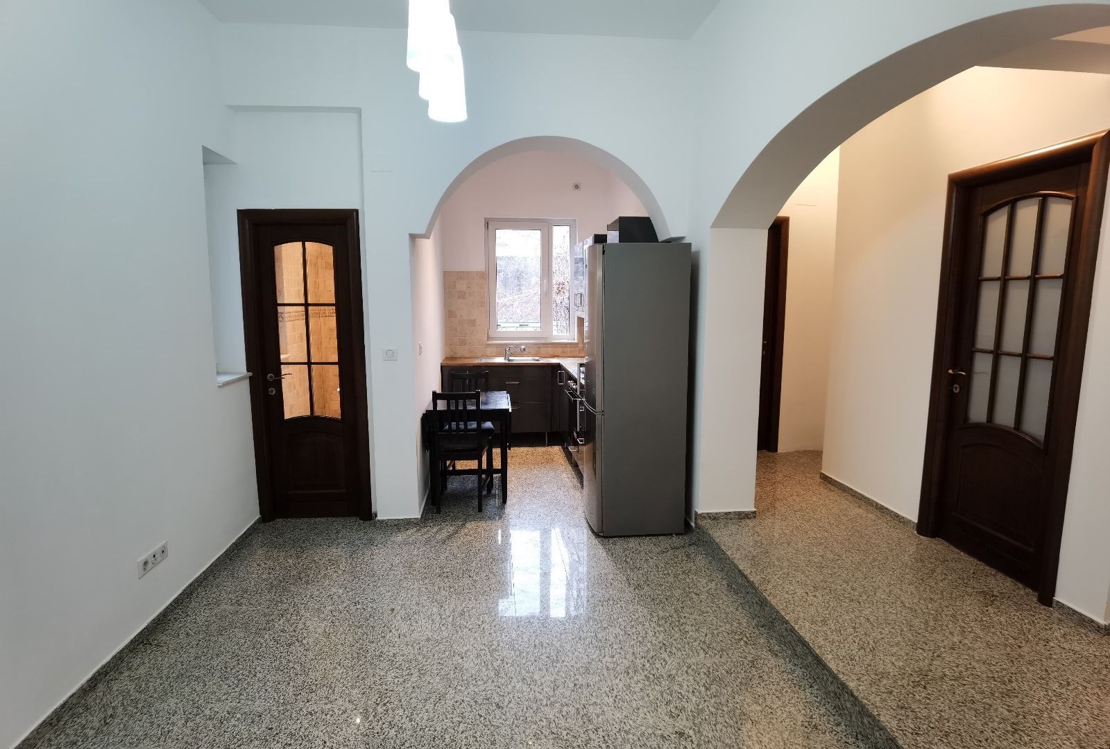 De vanzare apartament 3 camere in vila, in Cotroceni - Poză 6