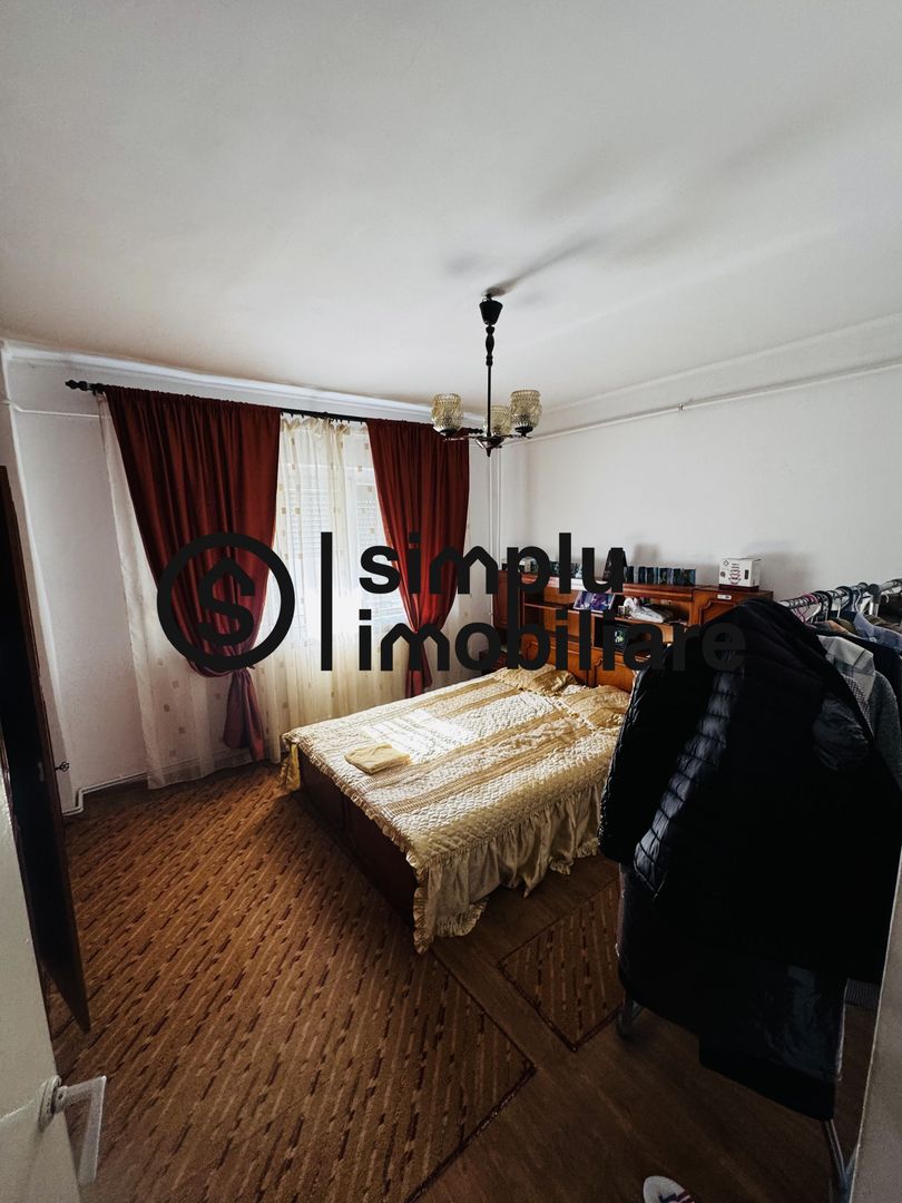 3 decomandate, centrala, 1 Mai - 110 000 Euro - Poză 20