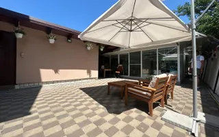 „Vilă cu piscină și teren 1.400 mp în zona Mal, Onești - Poză 11