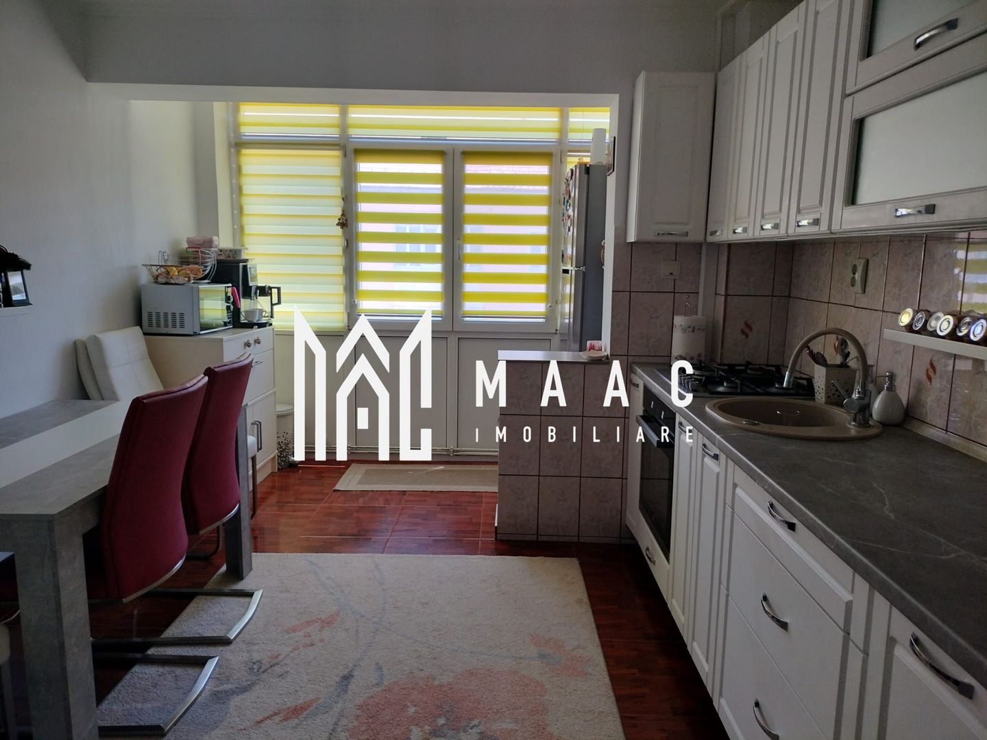 Apartament 3 camere | Lift | Decomandat | Zona Vasile Aaron - Poză 2