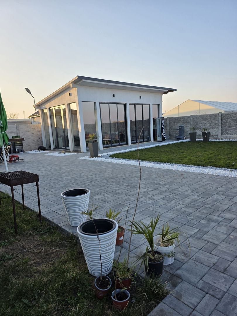 Casa- zona Metro - Poză 3