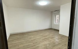 Apartament 3 camere de vanzare Lujerului-Orsova - Poză 1