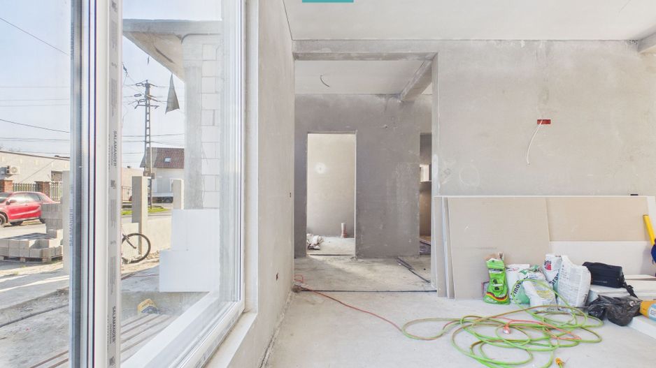 Casă deosebită în Parneava – Strada Griviței - Poză 4