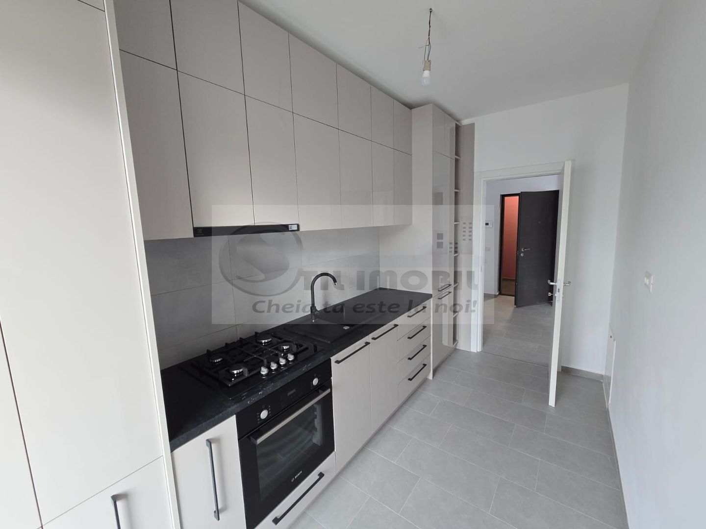 1 CAM PALAS UNIREA TOWERS INTABULAT LOC DE PARCARE BUCATARIE MOBILATA - Poză 1