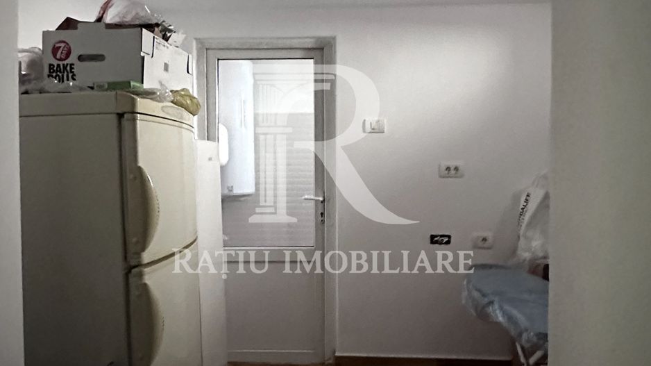 Casa cu anexe si pivniță | Teren intravilan generos | Sannicolau Roman - Poză 6