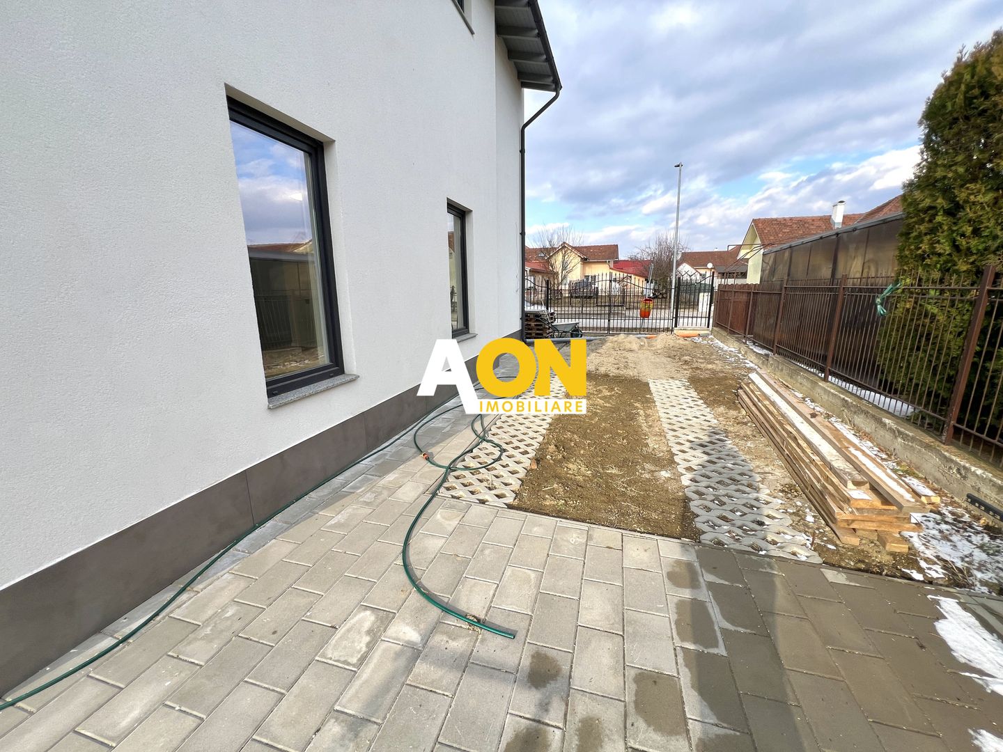 Casa moderna cu finisaje de calitate, 4 camere, 3 bai, 132 MP utili - Poză 35