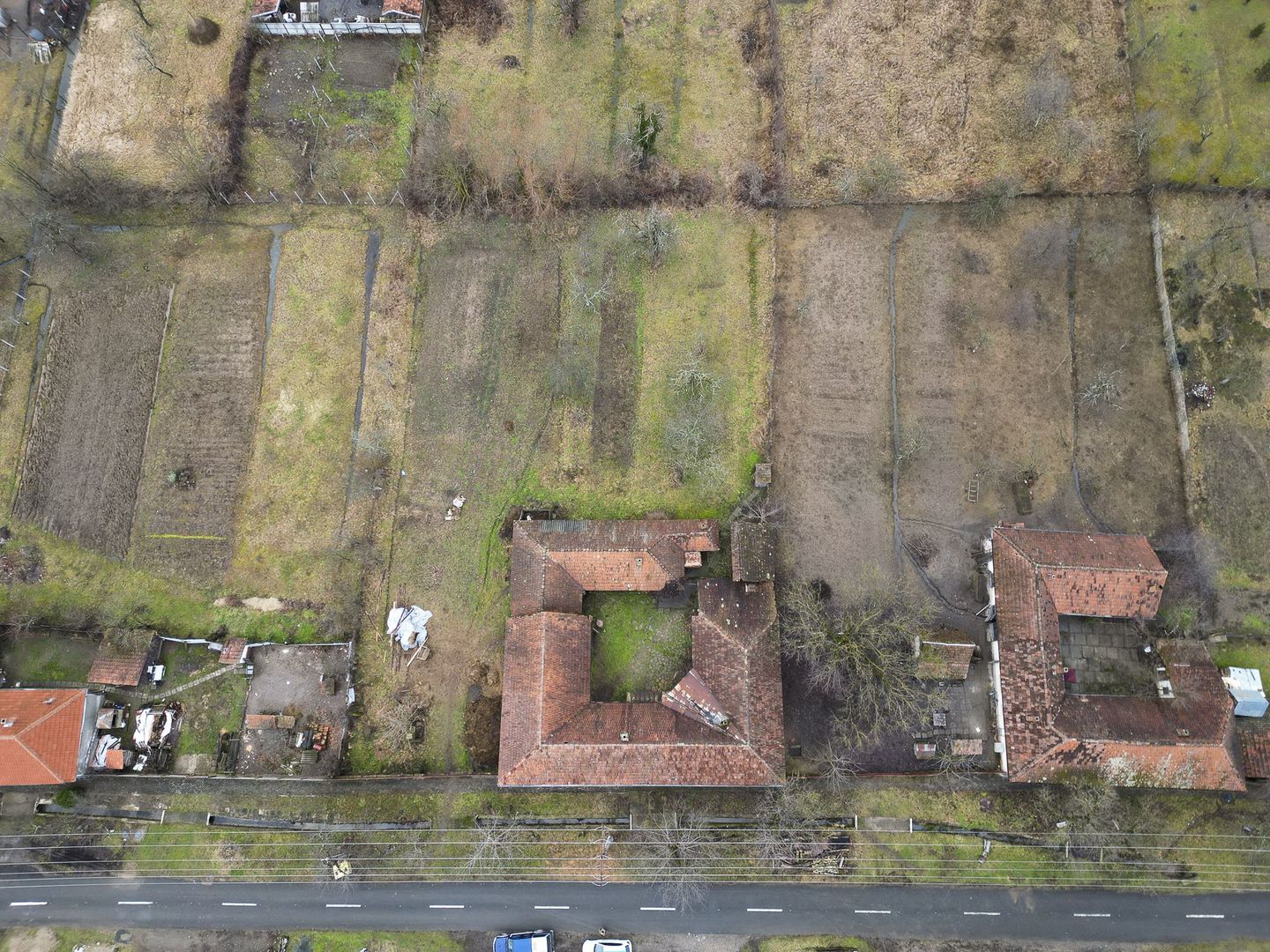 Casă impresionantă, cu anexe în Dezna-Moneasa! - Poză 36