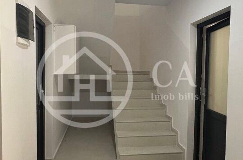 Casa cu 6 camere de inchiriat zona centrala Oradea - Poză 8