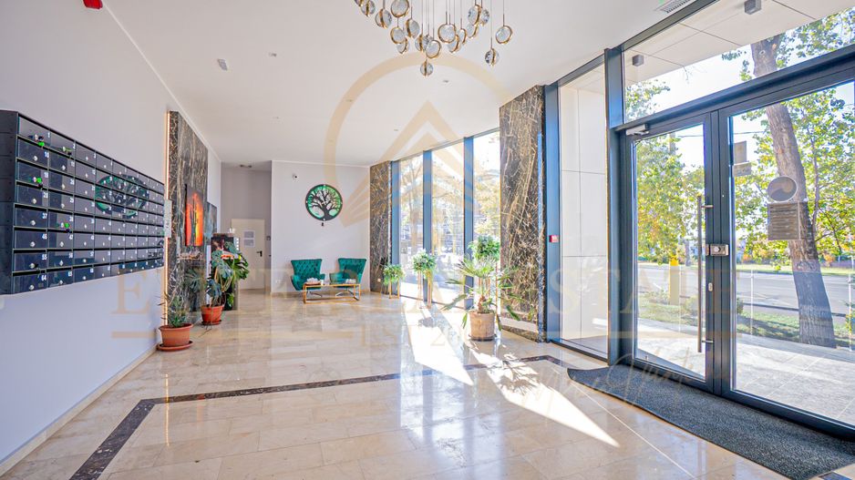 Apartament premium de vanzare în Mamaia – vedere la mare și lac - Poză 15