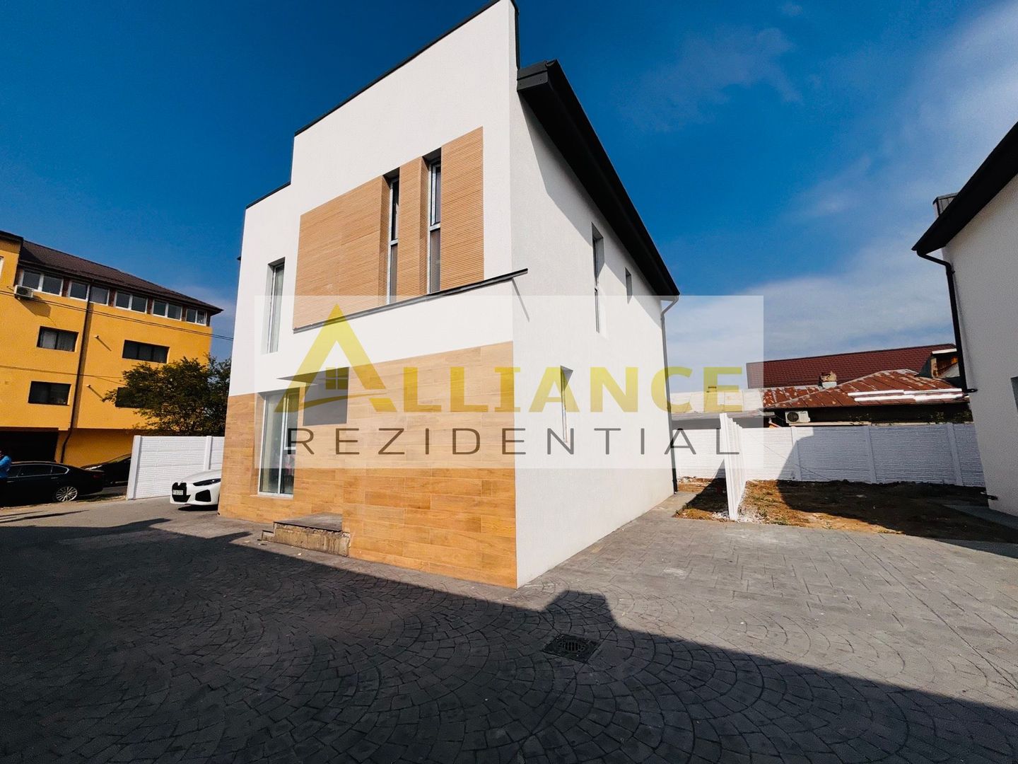Casa cu 5 camere individuala Popesti central - Poză 2