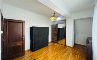 Penthouse de inchiriat, zona buna, terasa mare, mobilat si utilat - Poză 18