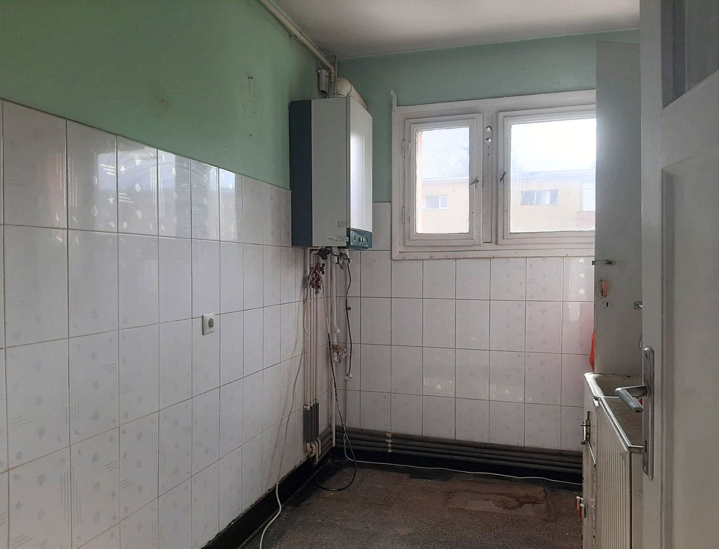 Apartament 2 camere 89000 EUR etaj intermediar foarte aproape de piata Astra - Poză 15