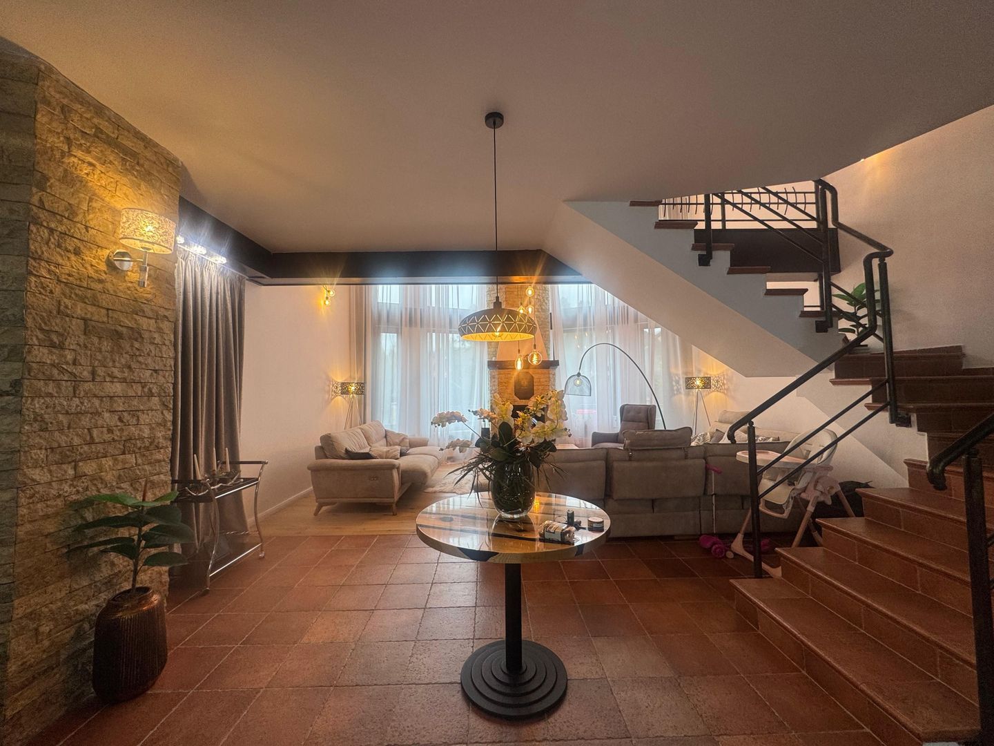 Pensiune deosebită în Bran || priveliște panoramică, facilitati premium - Poză 3