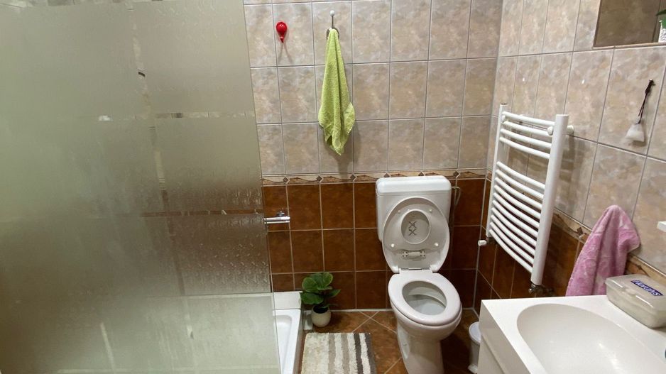 Casa cu 2 apartamente in zona Braytim - Poză 23