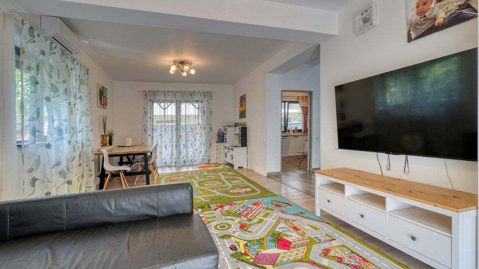 Tunari- Vilă individuală -4 camere si gradina- - Poză 11