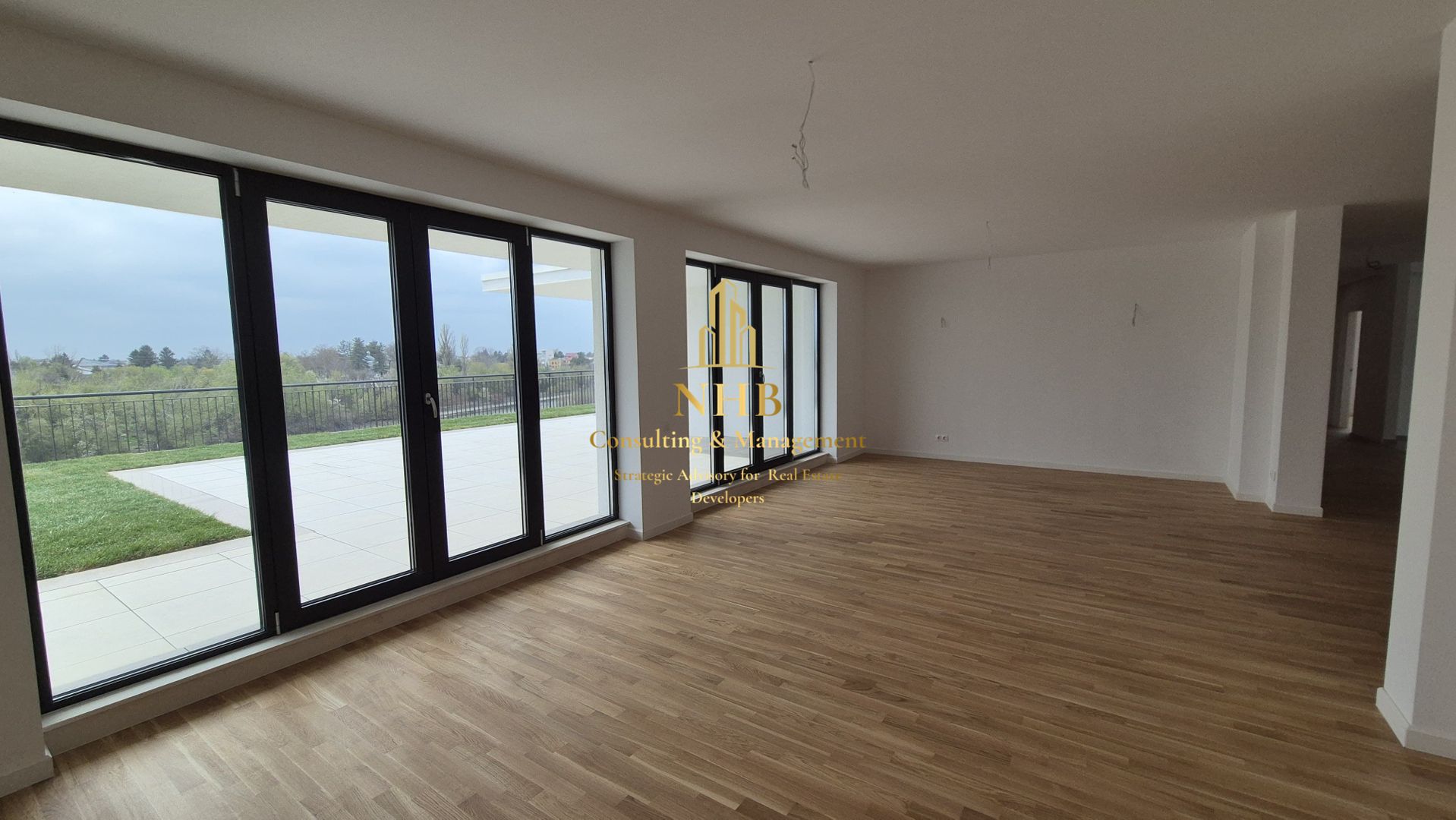 Penthouse 4 camere, 4 bai, 166 mp, terasa 145 mp - metrou Starulesti - Poză 1
