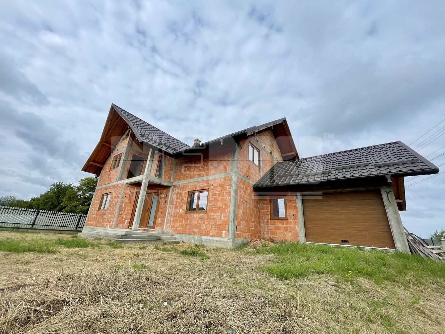 CASA LA ROSU DIN CARAMIDA + GARAJ I 12,5 ARI I VICOV DE SUS I - Poză 3