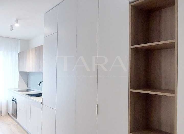 Apartament cu 2 camere de vanzare Plopilor - Poză 5