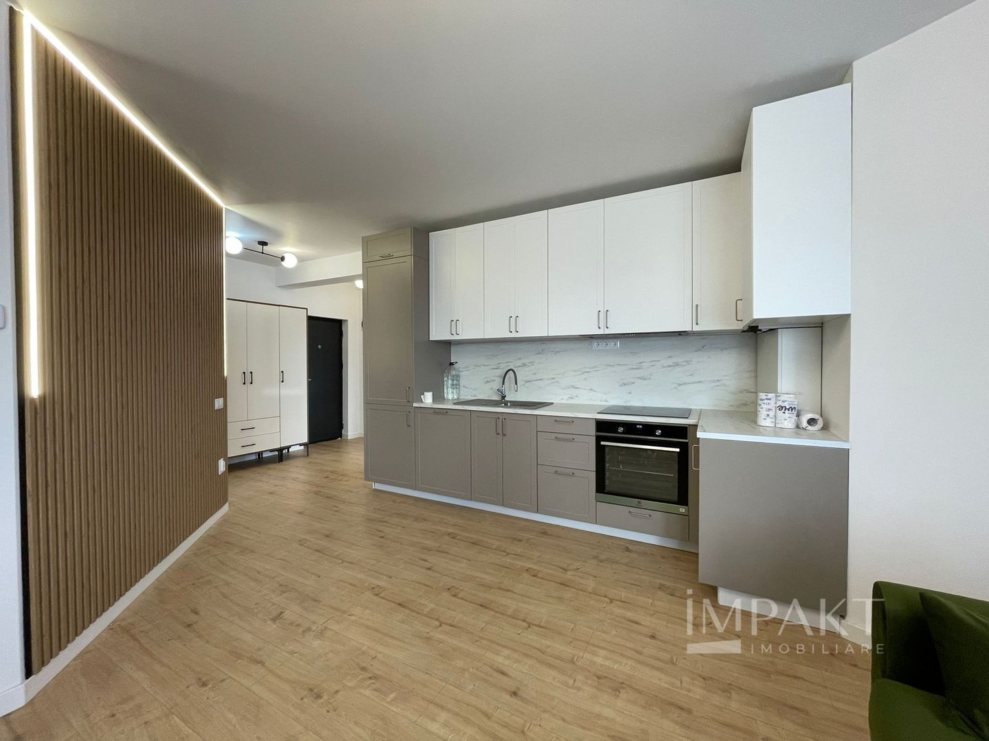 Apartament 3 camere, zona Europa, prima inchiriere - Poză 2