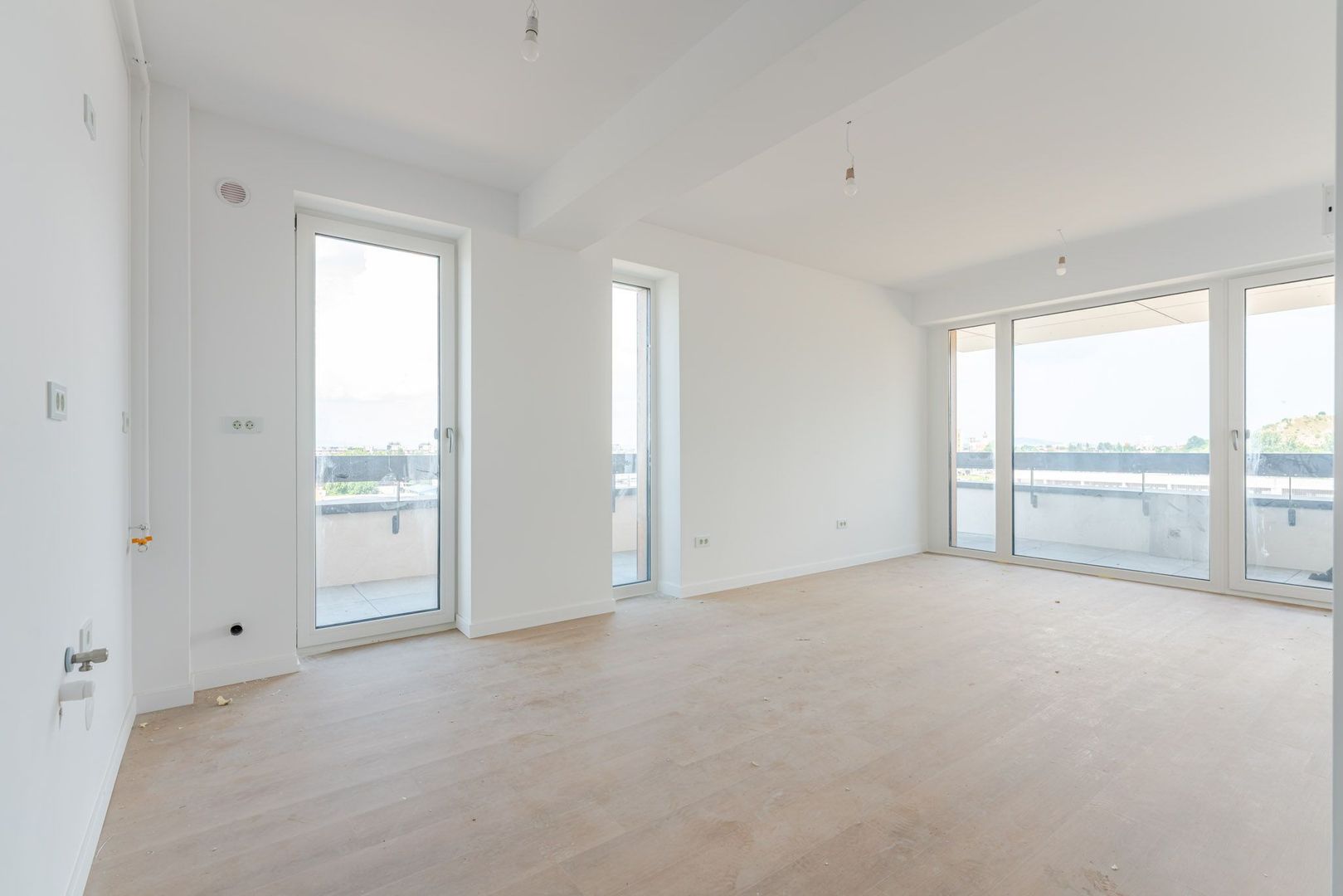Vânzare Studio 43 mp | Balcon Generos | Predare Septembrie 2026 - Poză 2