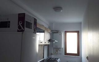 închiriez apartament cu o camera - Poză 4