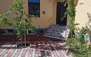 Casă 5 camere, 3 bai,2 bucătării, 200 mp utili, 370 mp teren - Poză 13