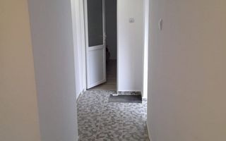 Dristor, Piata Ramnicu Sarat, casa - Poză 9