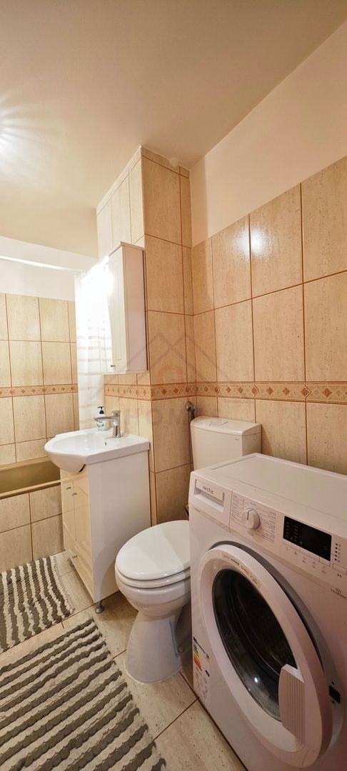 Apartament mare, decomandat, bucatarie separata. PET FRIENDLY. - Poză 25