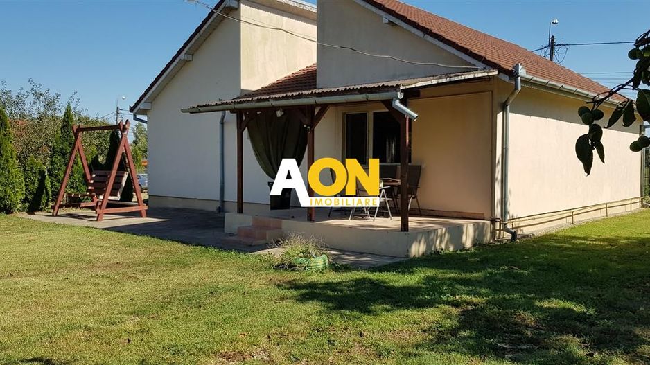 Casă de închiriat, 3 camere, cu terasă și garaj, Partoș - Poză 4