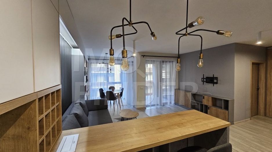 Vânzare  2 camere, ultrafinisat, aproape de Liceul Elf - Poză 1