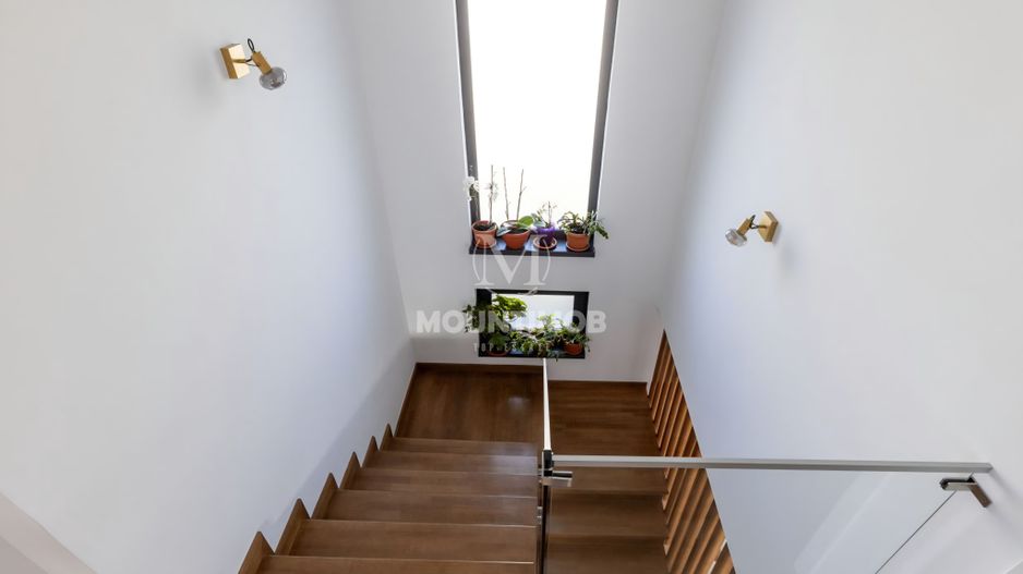 Casa moderna,4 camere, pompă de căldură si panouri fotovoltaice - Poză 10