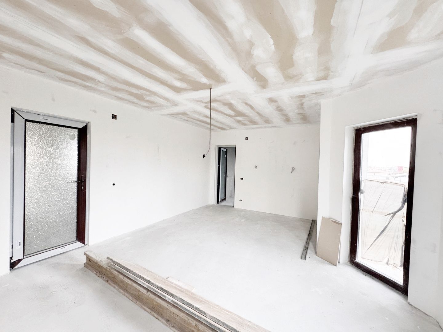 Vilă unică, gata să devină locuința ta de vis, în Livada. - Poză 17