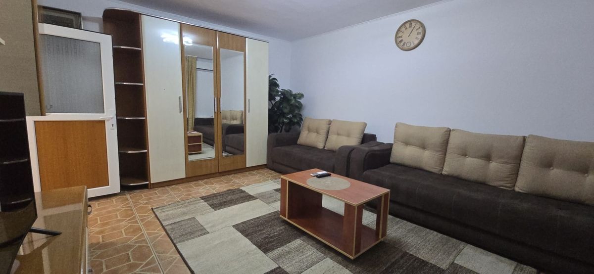 Garsonieră spațioasă 45 mp, etaj intermediar, mobilată, Basarabia - Poză 2