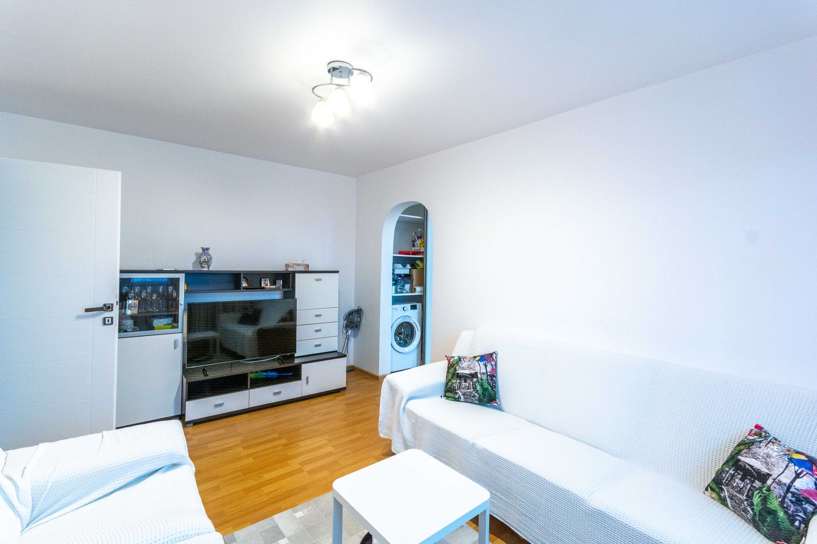 Piata Progresul Giurgiului, 2 cam, renovate, de inchiriat, comision 0% - Poză 3