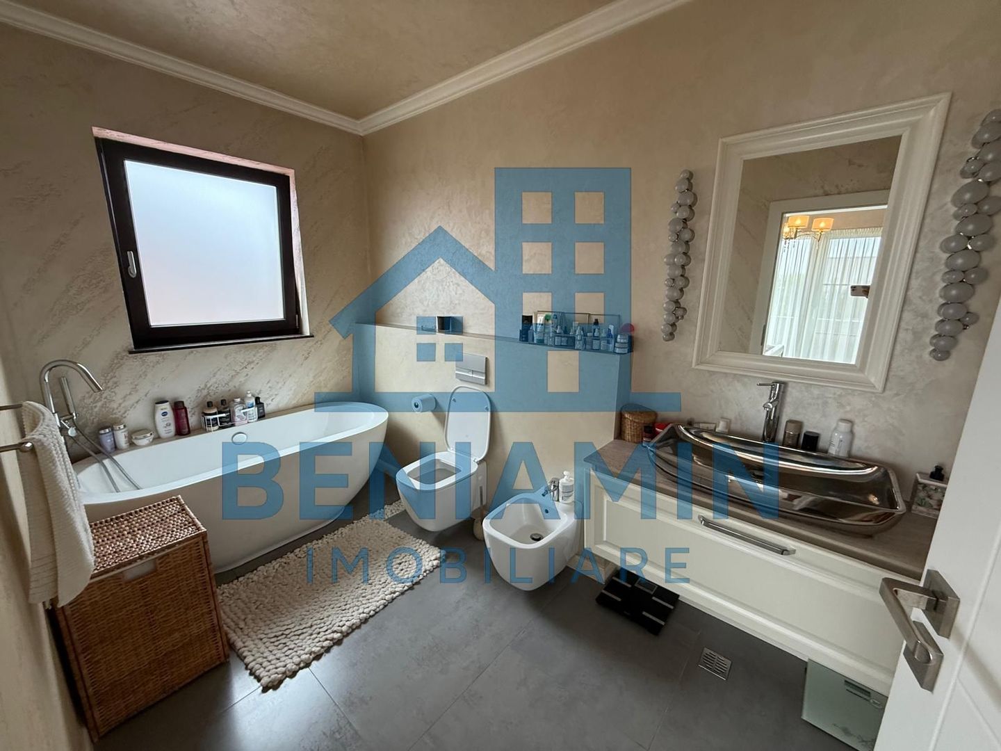 Vila ultramoderna Consul cu piscina si design impresionant - Poză 9