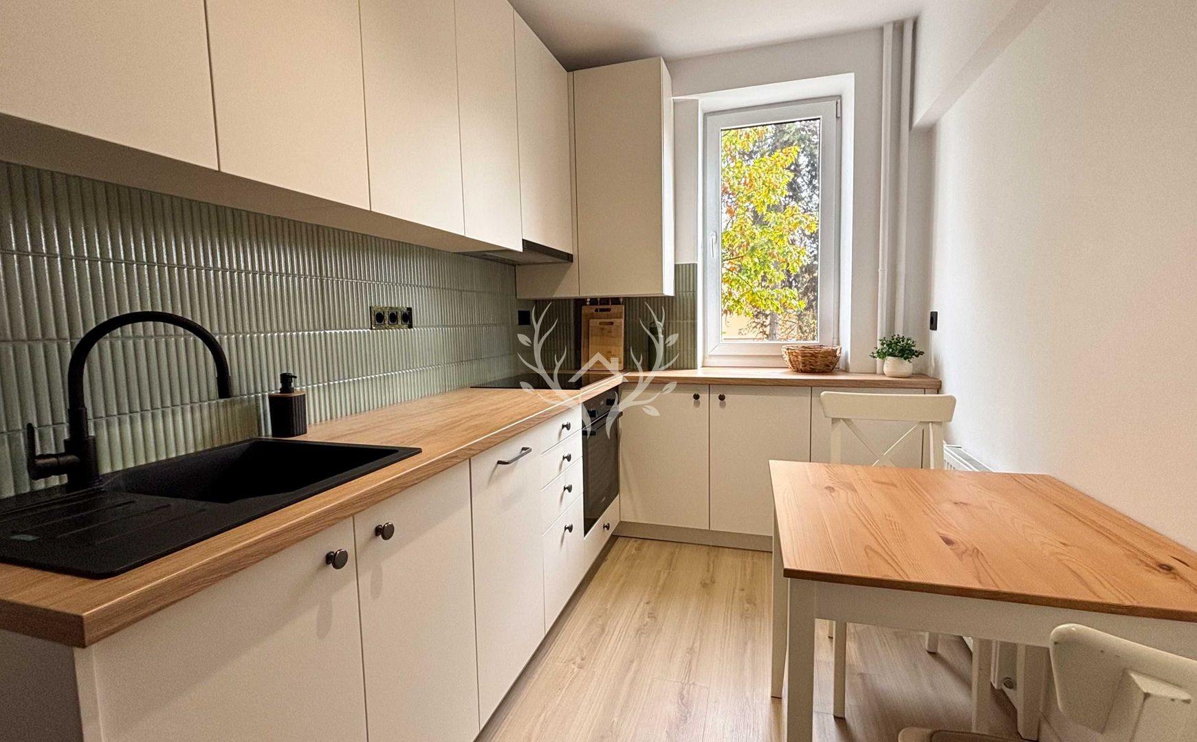 Apartament cu 2 camere, renovat integral, vis-a-vis de Iulius Mall - Poză 3