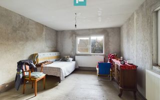 Casă cu 4 camere + anexe   în Șofronea - Poză 7