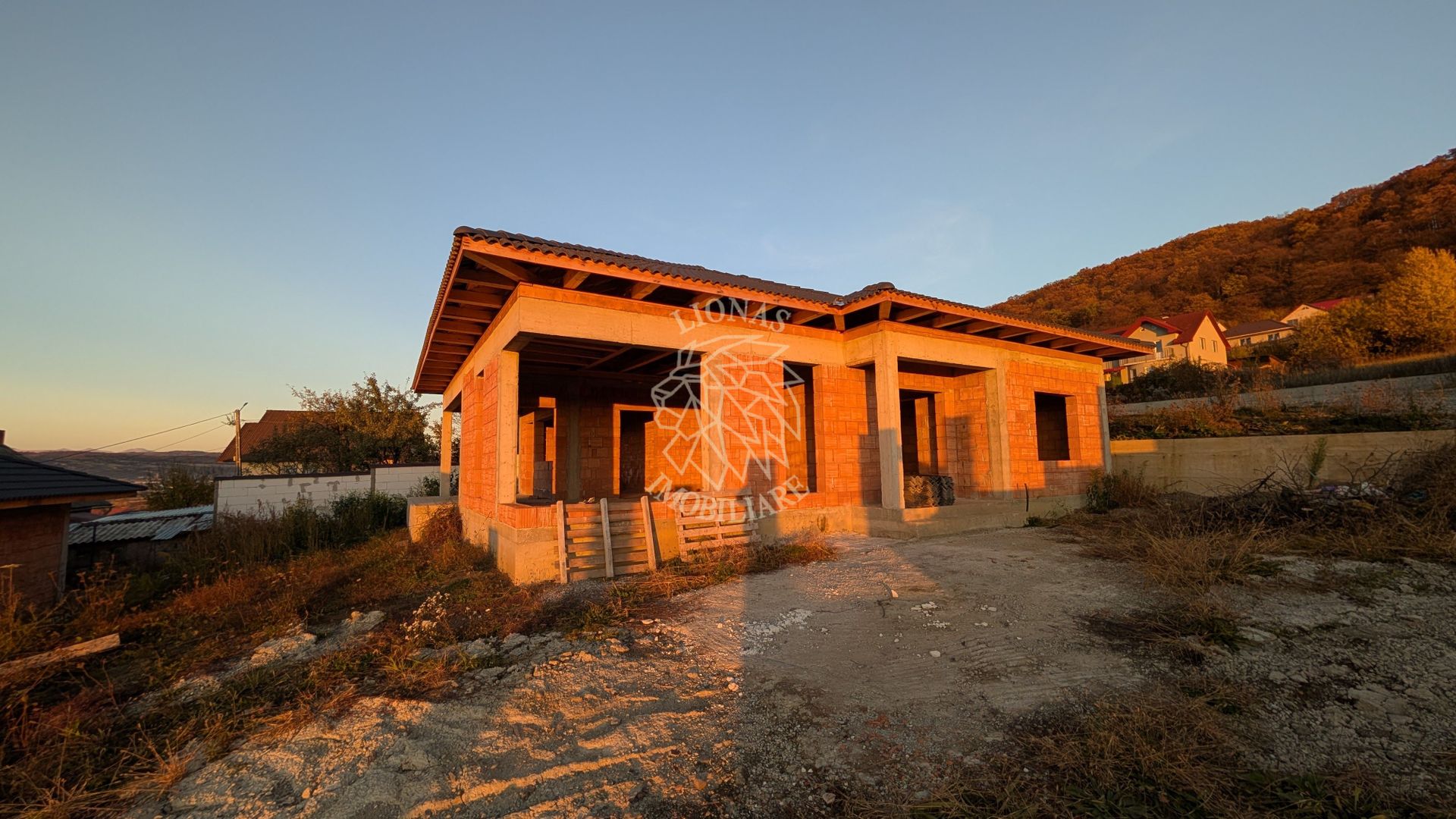 Casa 4 camere 109 mp-teren 453 mp-terasa-Zona Valea Ghinzii - Poză 4