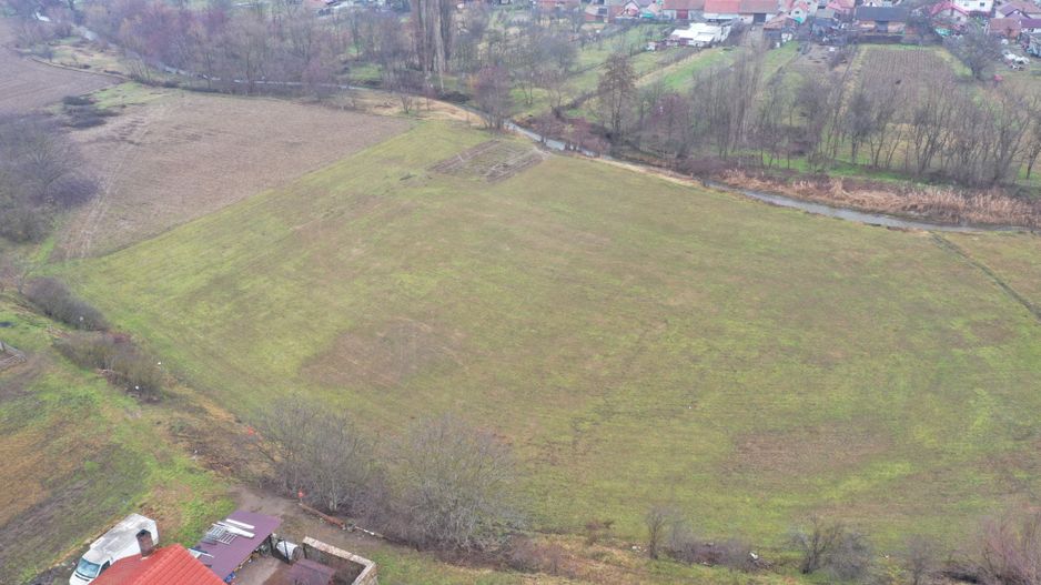 Teren intravilan - Poză 1