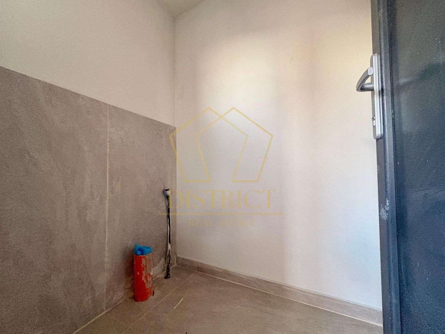 Duplex cu 4 camere si bucătărie închisă | Mosnita Veche - Poză 12