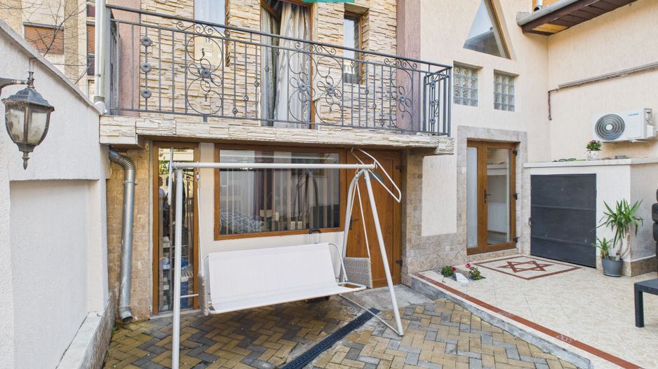 Casă cu spațiu comercial Arad, calea Aurel Vlaicu - Poză 13