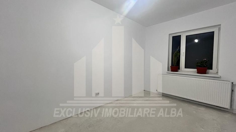 Apartament cu 3 camere etaj intermediar, Cetate - Poză 3