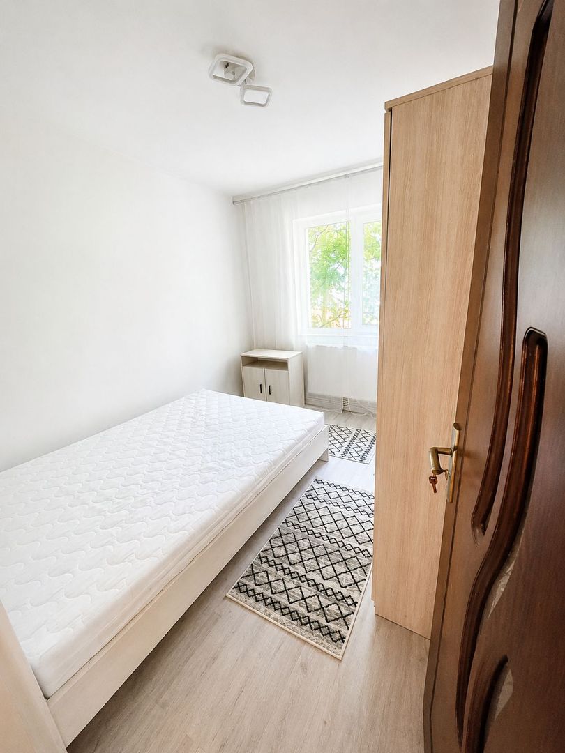 Apartament Modern 2 camere SD 50 mp Podul de Piatra 400 euro - Poză 2