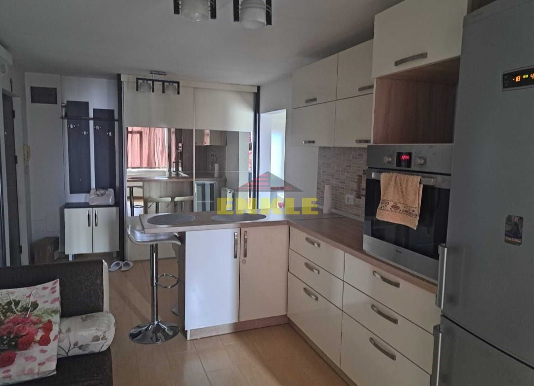 De închiriat apartament cu 2 camere decomandat, Str. Ion Pillat. - Poză 5