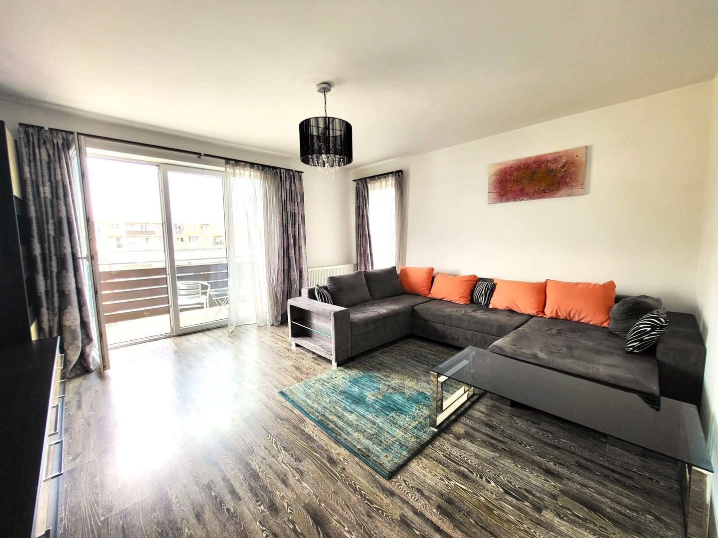 Exclusivitate - Apartament secțiune mare, cu  loc parcare - Poză 1