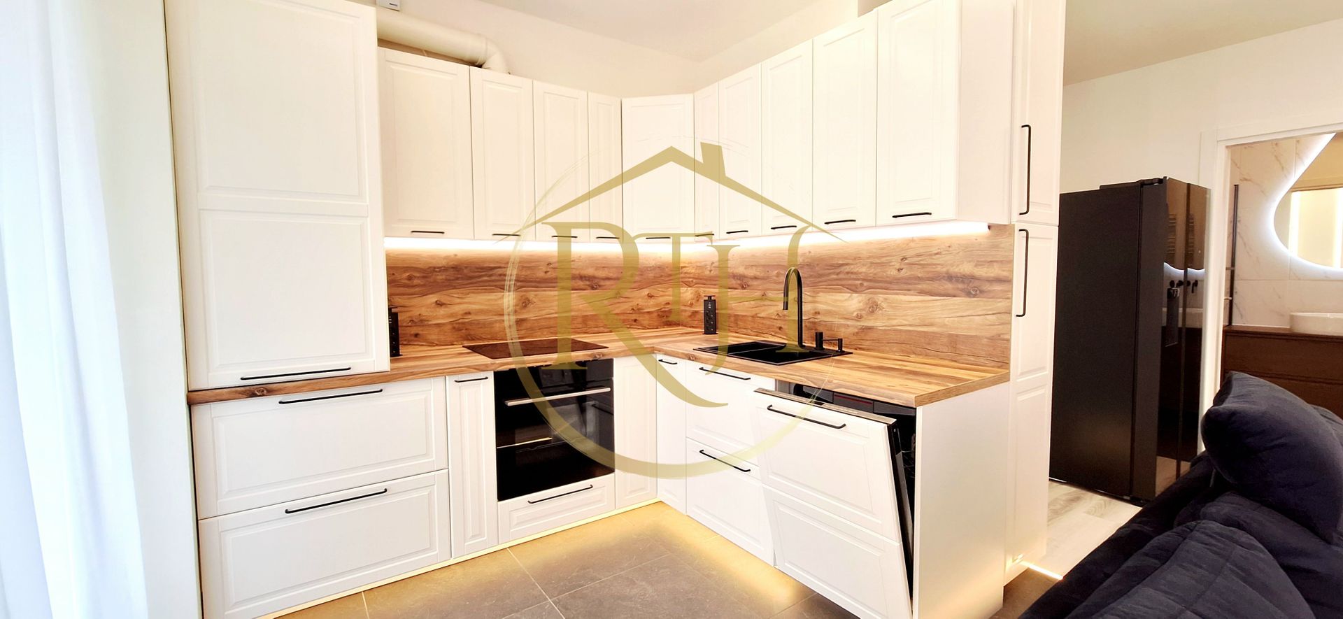 Oferim spre inchiriere un apartament deosebit cu 3 camere, Complex Adora Forest - Poză 8